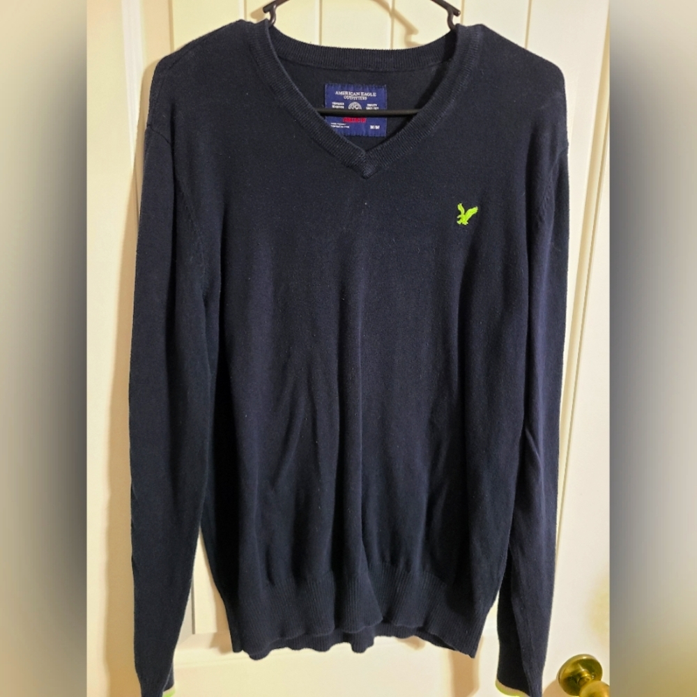 American Eagle Navy Longsleeve - Perfect with Button Ups! Men's M